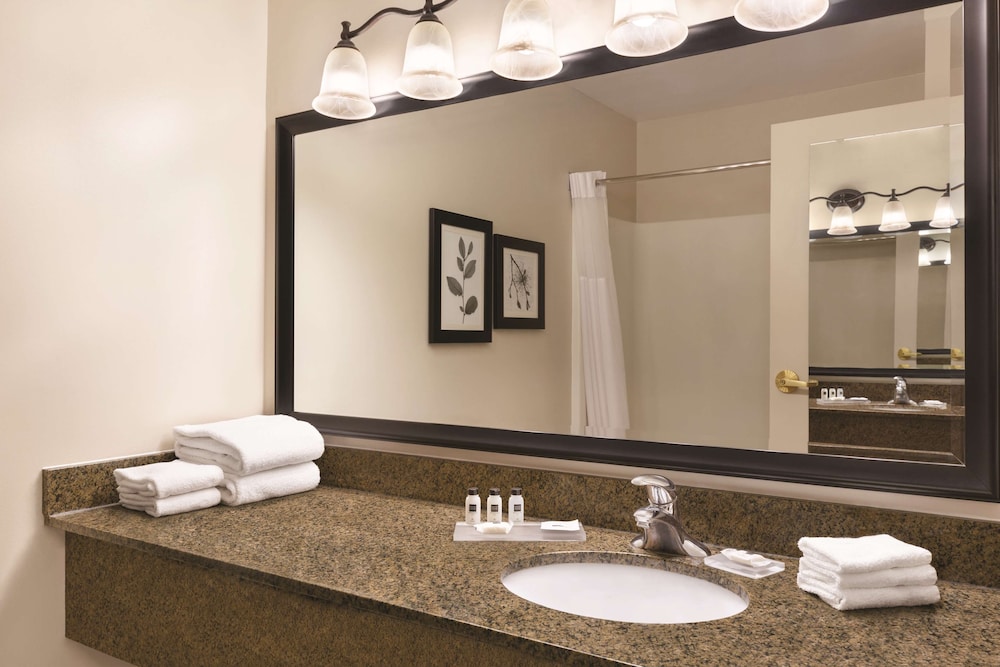 Country Inn & Suites by Radisson, Billings, MT 11/34