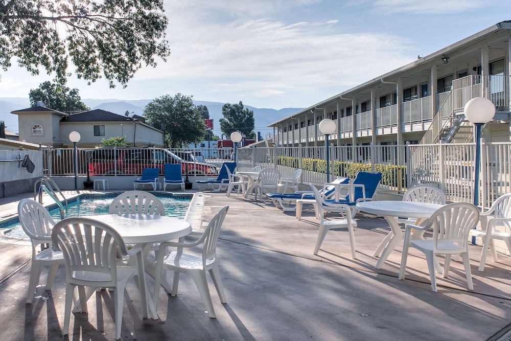 Motel6 Bishop, CA 22/33