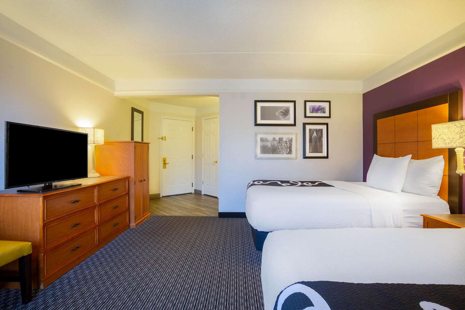 La Quinta Inn Suites St Louis Westport 23/49
