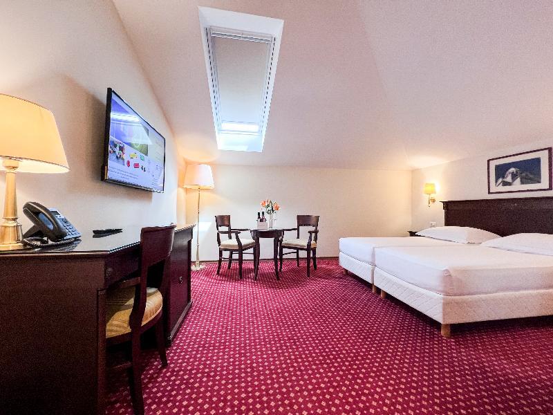 Sky, Heritage, Double Bed