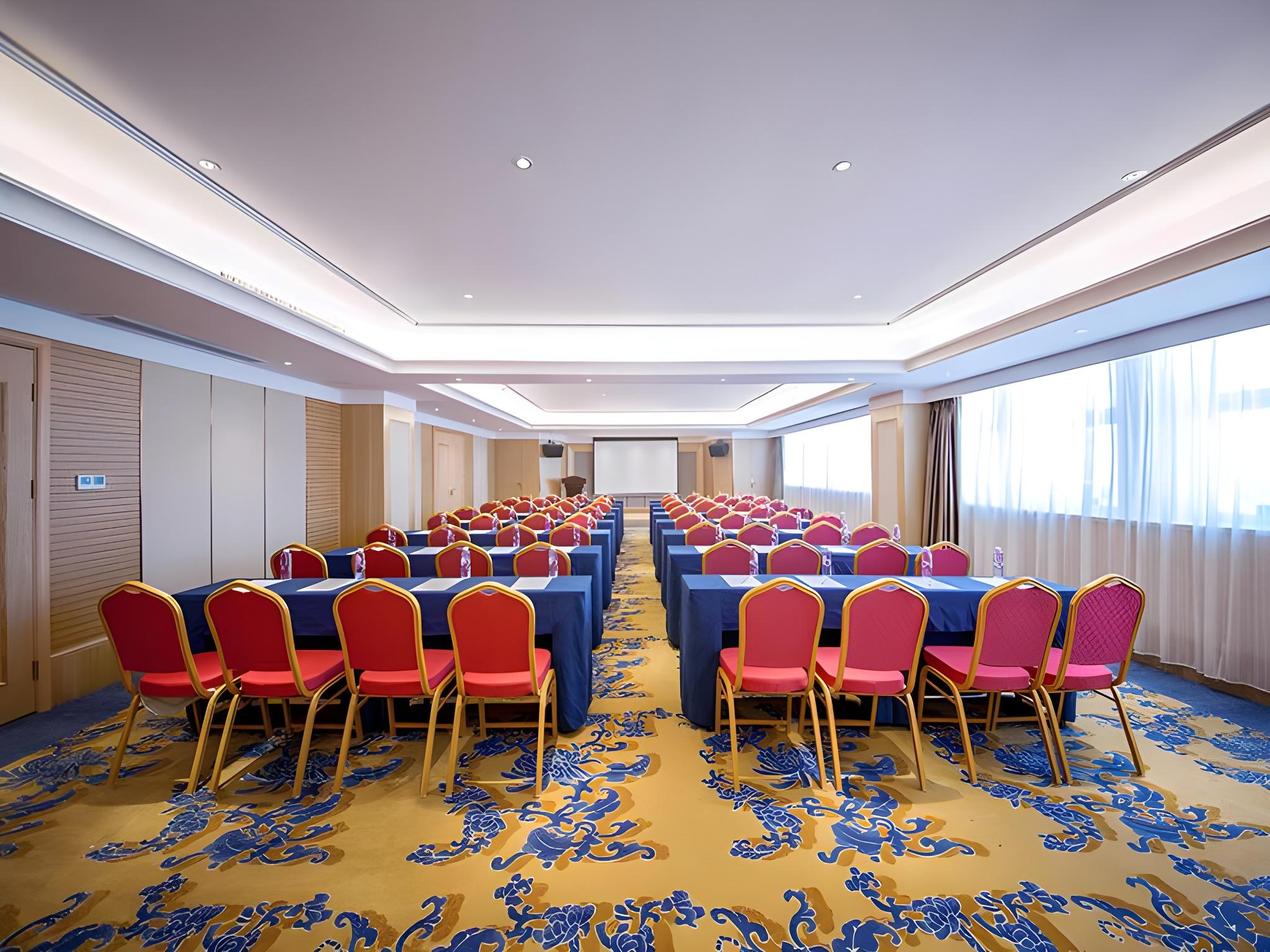 Vienna International Hotel (Zhongxiang Zhongbai Square) 28/31