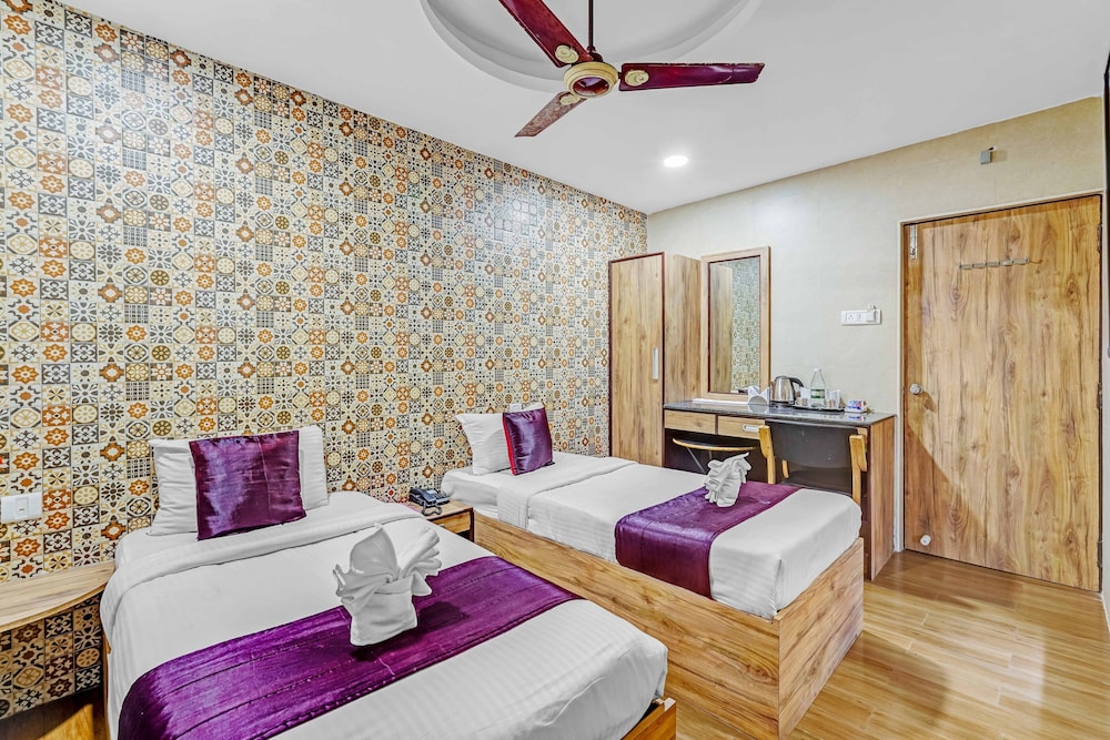 Season 4 Guest House 19/32