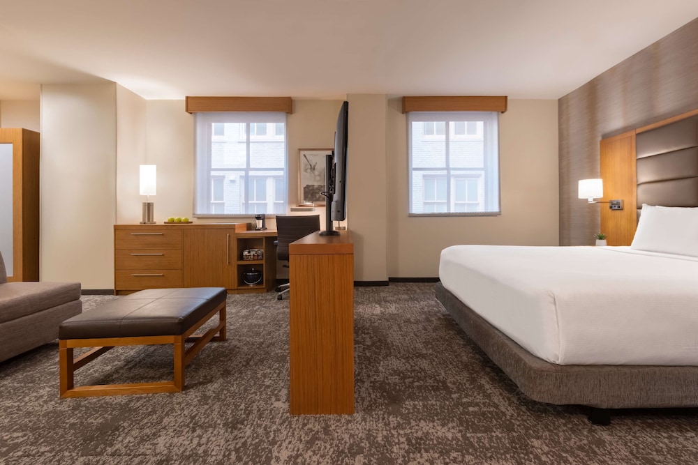ROOM, KING BED, SOFA, ACCESSIBLE