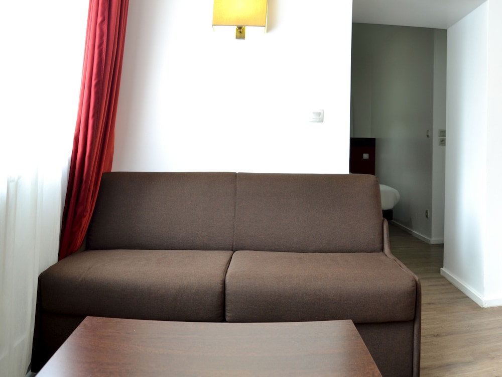RESIDHOTEL LILLE VAUBAN(FORMERLY COSY S LILLE VAUBAN APARTHOTEL) 32/70