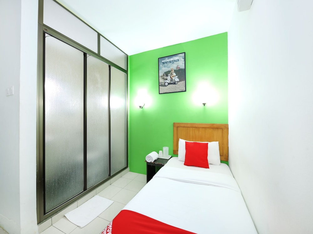 OYO 502 Midah Inn Puchong 32/37