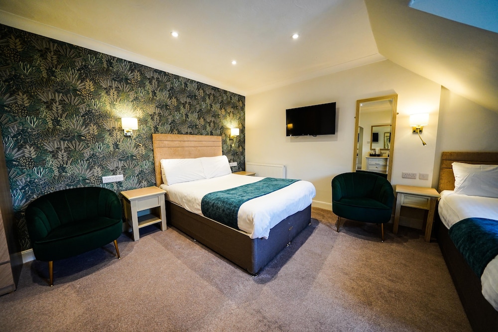 Gwydyr Hotel 8/50