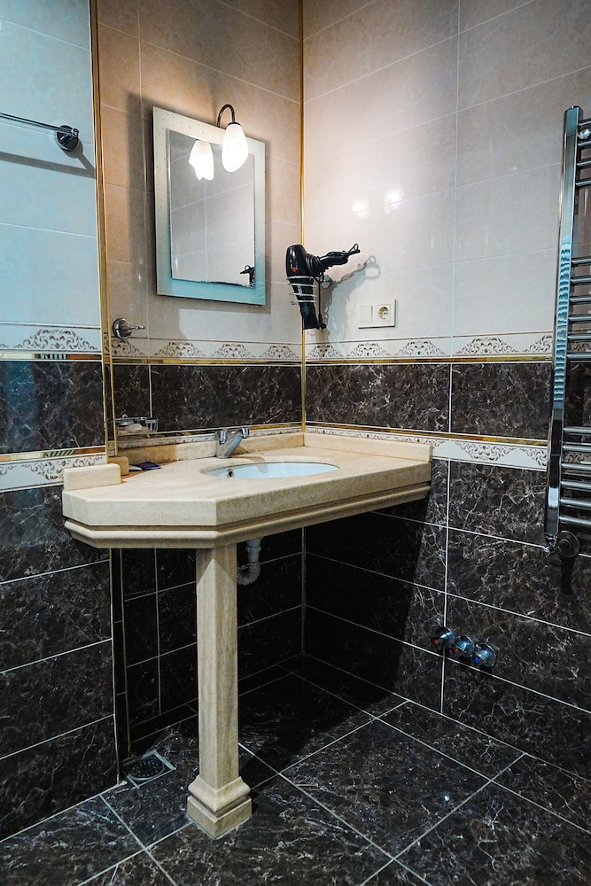Reyyan Hotel 66/69