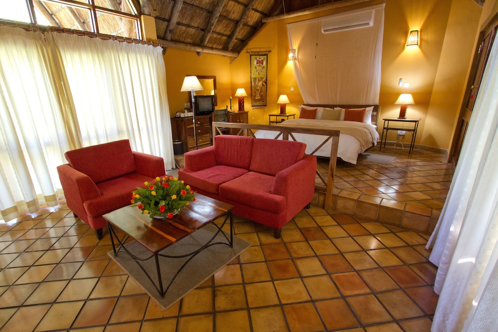 Protea Hotel by Marriott Lusaka Safari Lodge 23/50