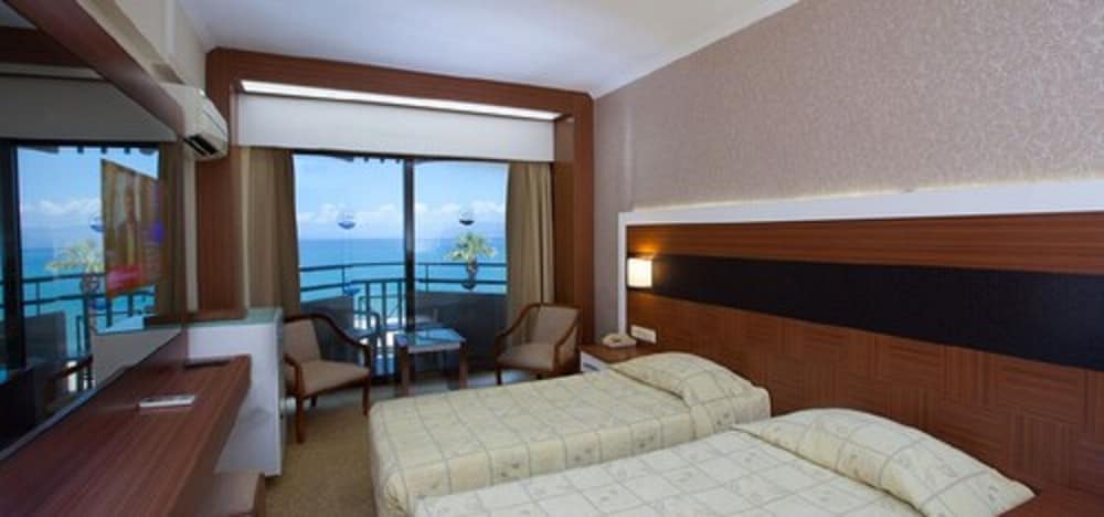 Derici Hotel 18/69