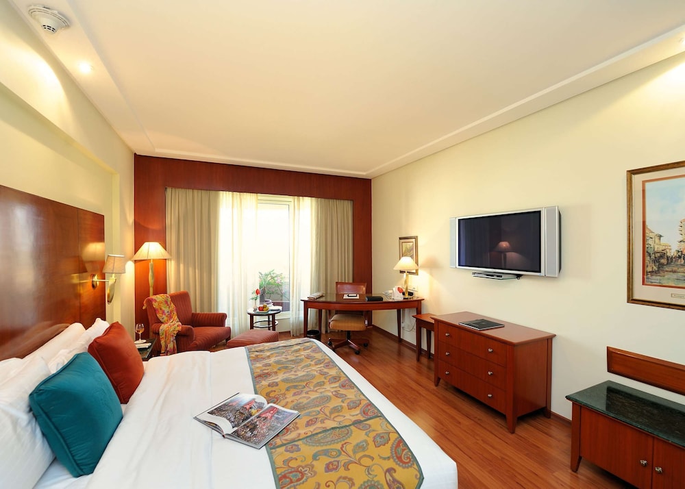 THE LALIT MUMBAI 27/67