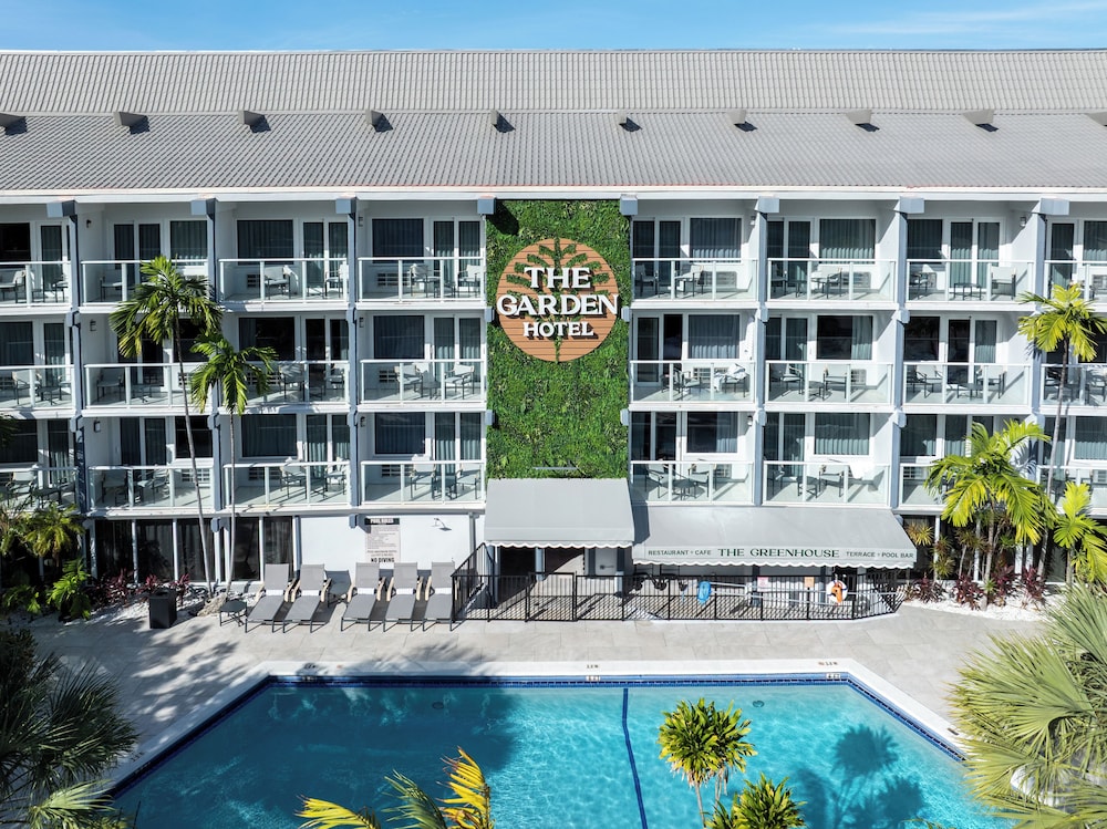 The Garden Hotel and Resort 3/62