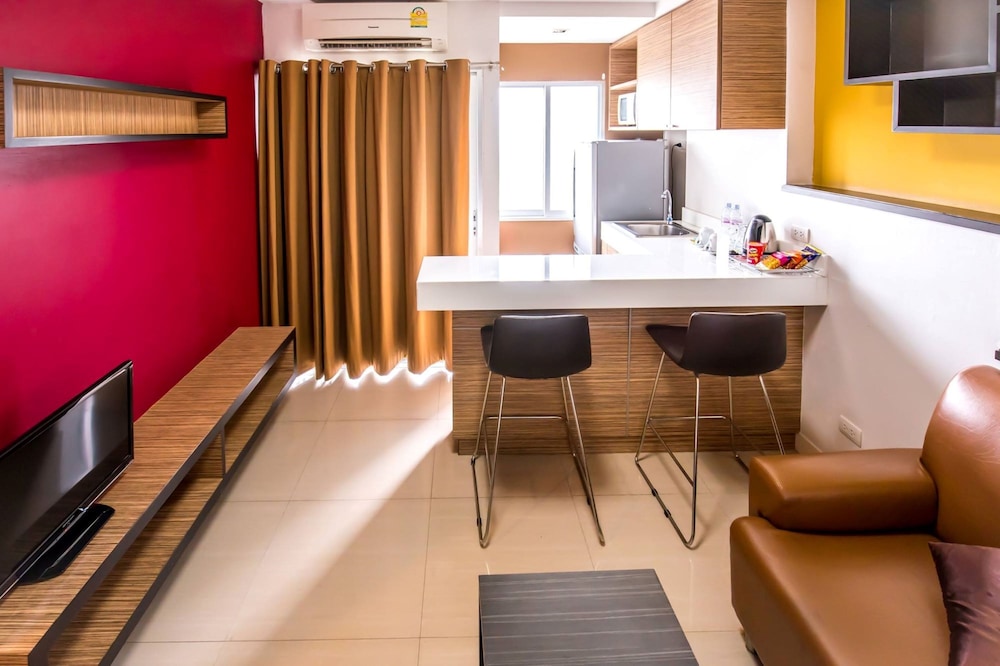 Palette Bella B All Suites Bangkok Hotel 44/57
