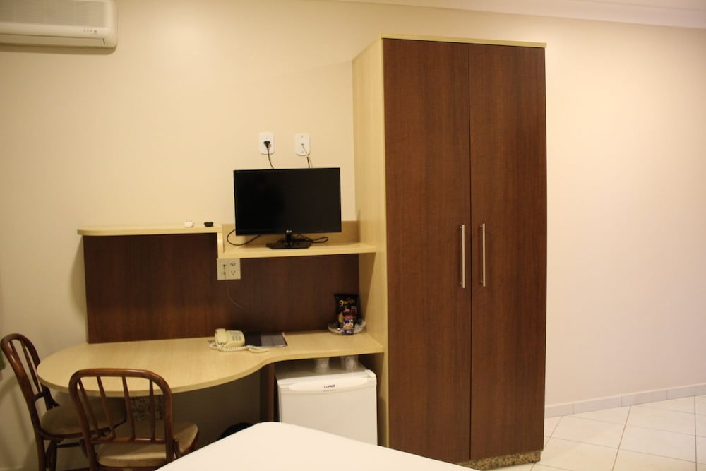 Hotel Lago Dourado 51/64