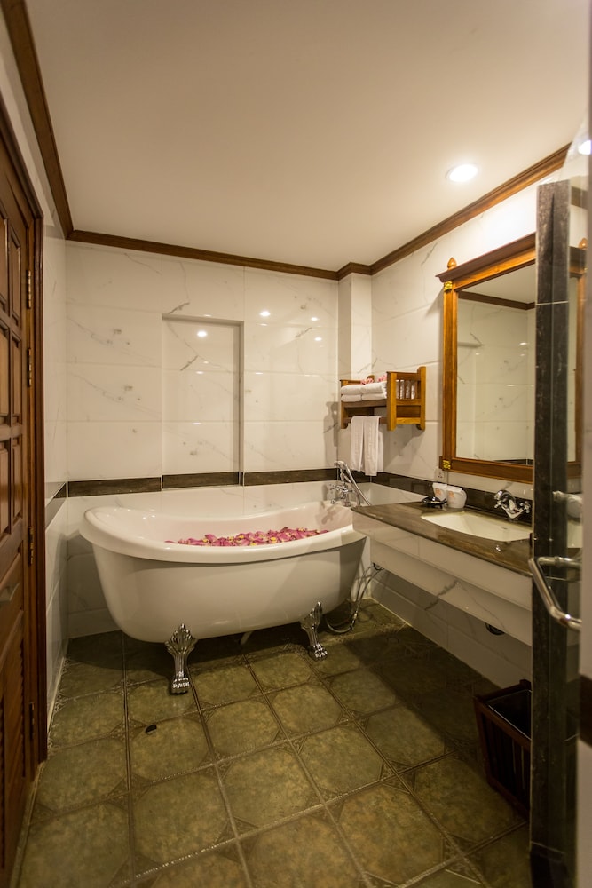Empress Residence Resort And Spa 33/73