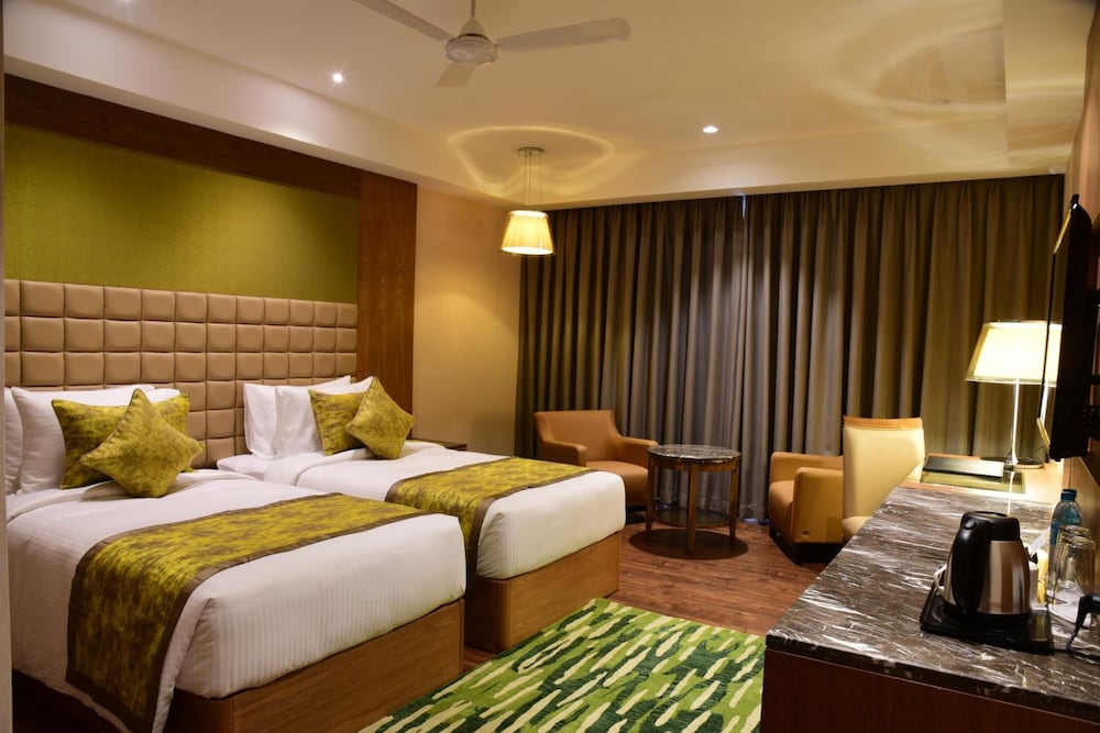 Lemon Tree Hotel Siliguri 9/31
