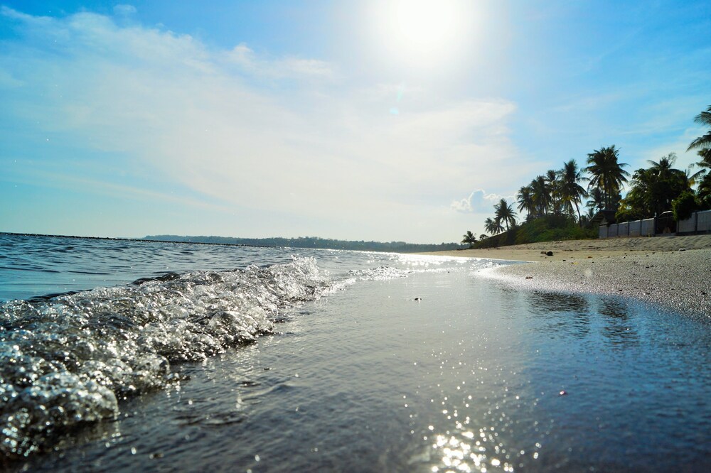 Kav's Beach Resort 62/69