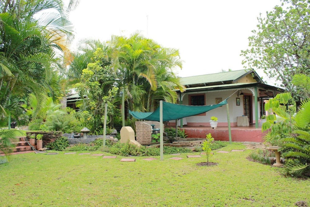 Lalamo Guest House 25/27