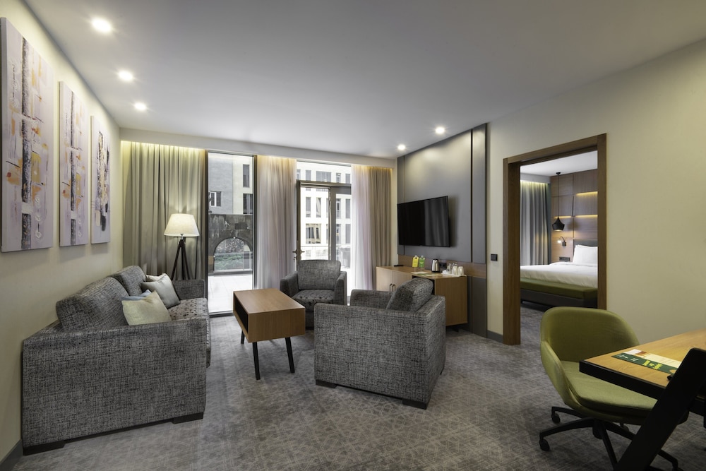 Holiday Inn Yerevan Republic Square 29/50