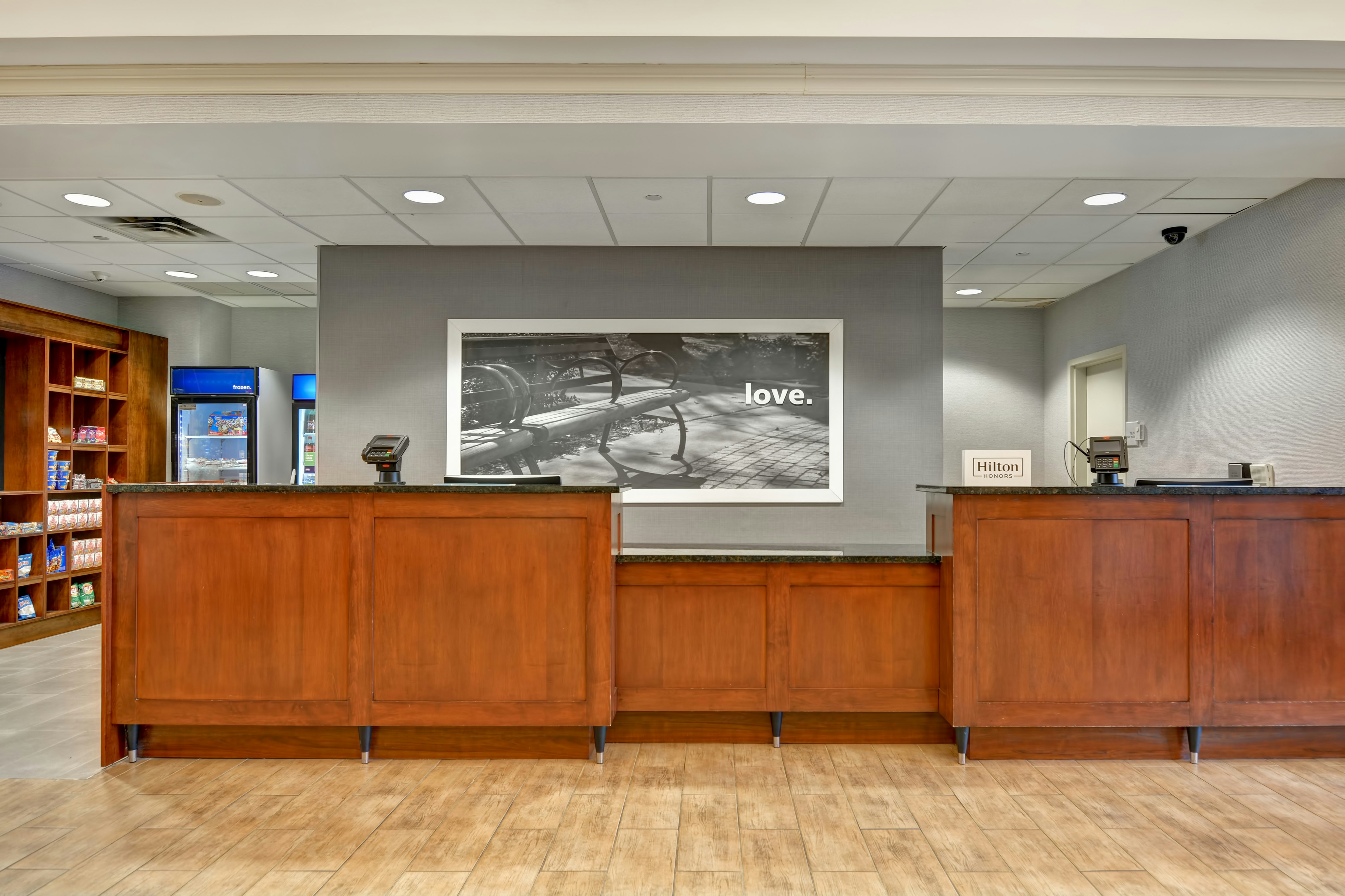Hampton Inn Suites Newark Harrison Riverwalk 6/60