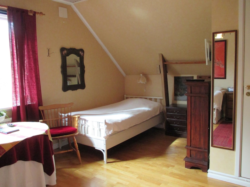 Annes Hus 8/50