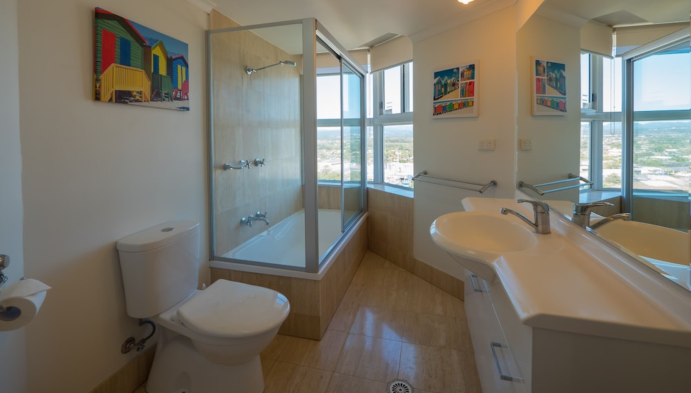 Burleigh Surf Apartments 64/77