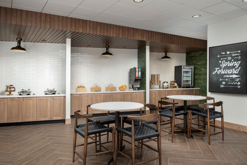 Fairfield Inn & Suites by Marriott Boise West 26/33