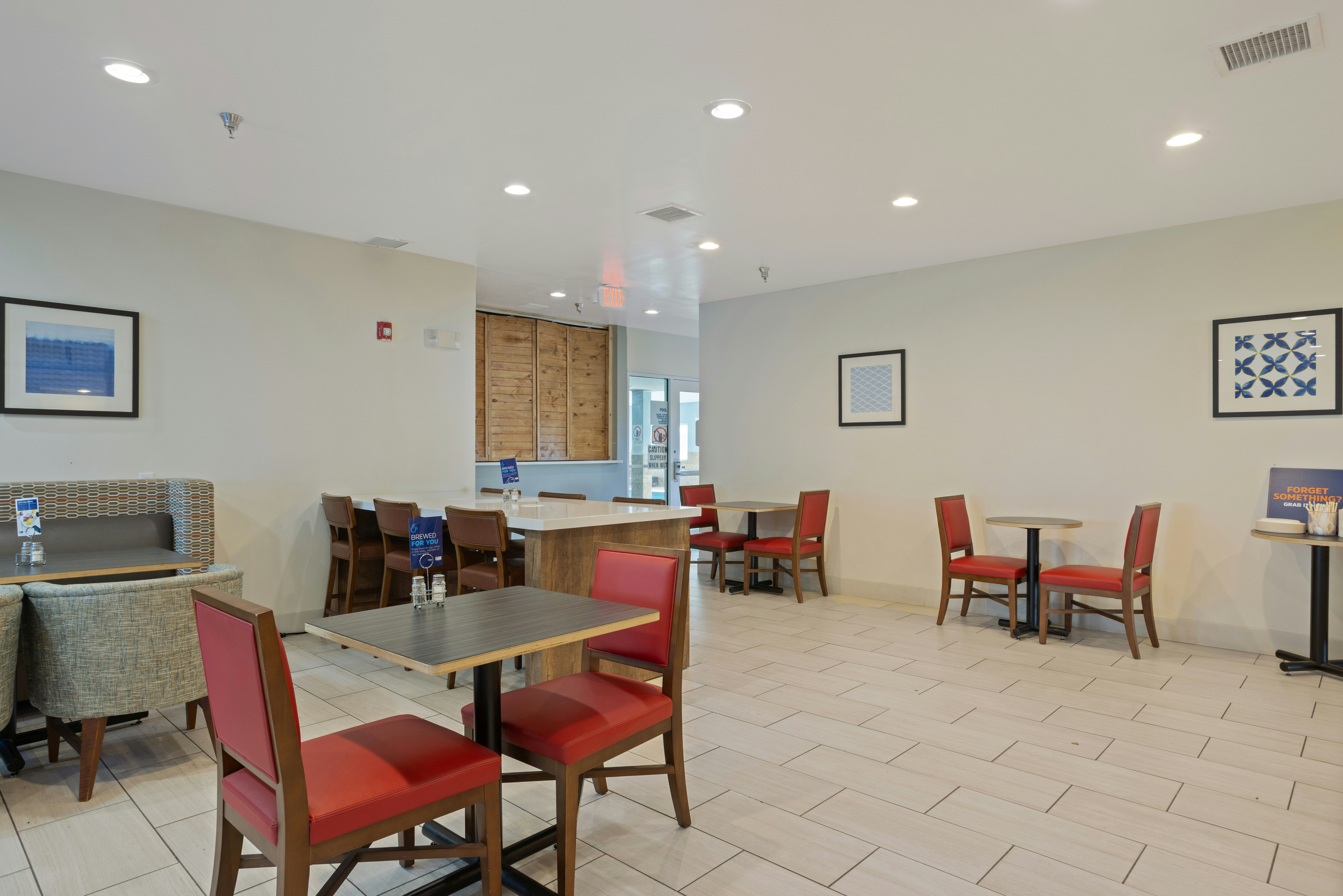 Holiday Inn Express & Suites Torrington 62/78