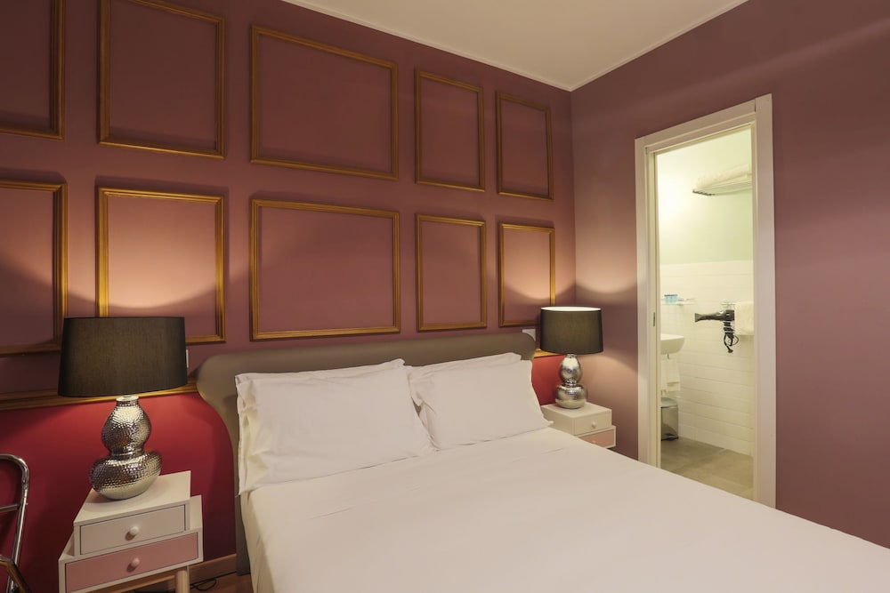 Dem Hotel 8/69
