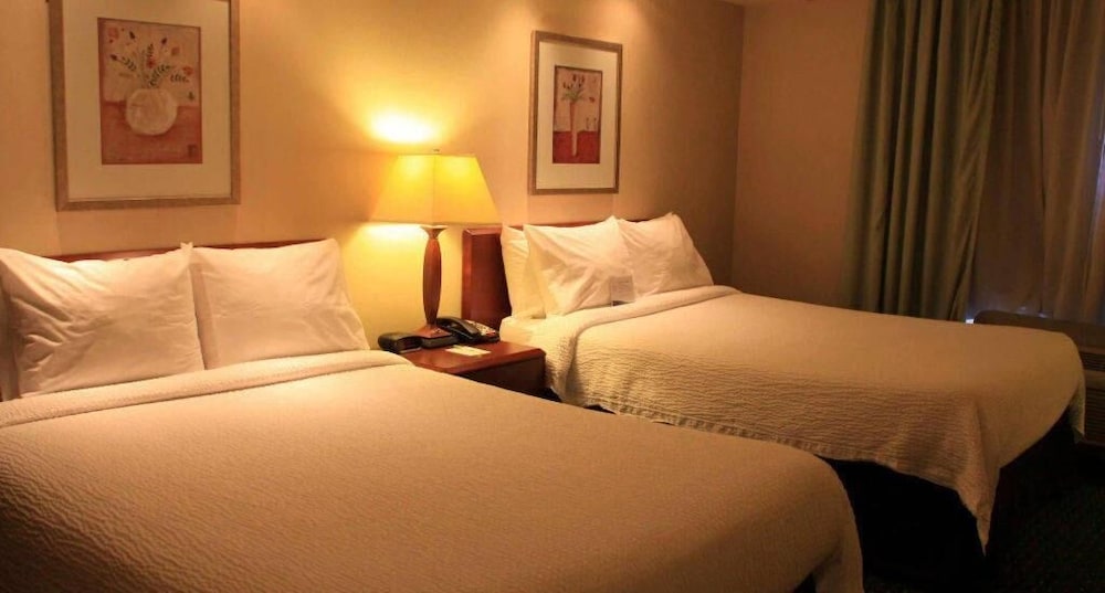 Fairfield Inn Suites Denton 7/21