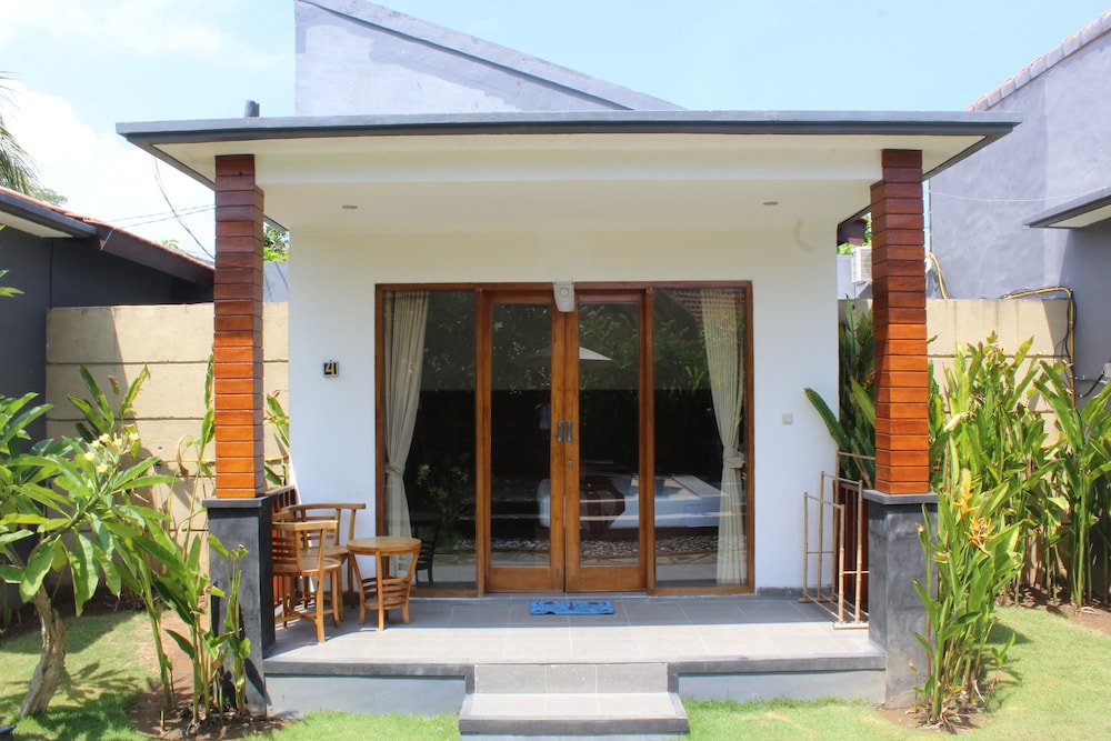 Singabu Bungalows 2/50
