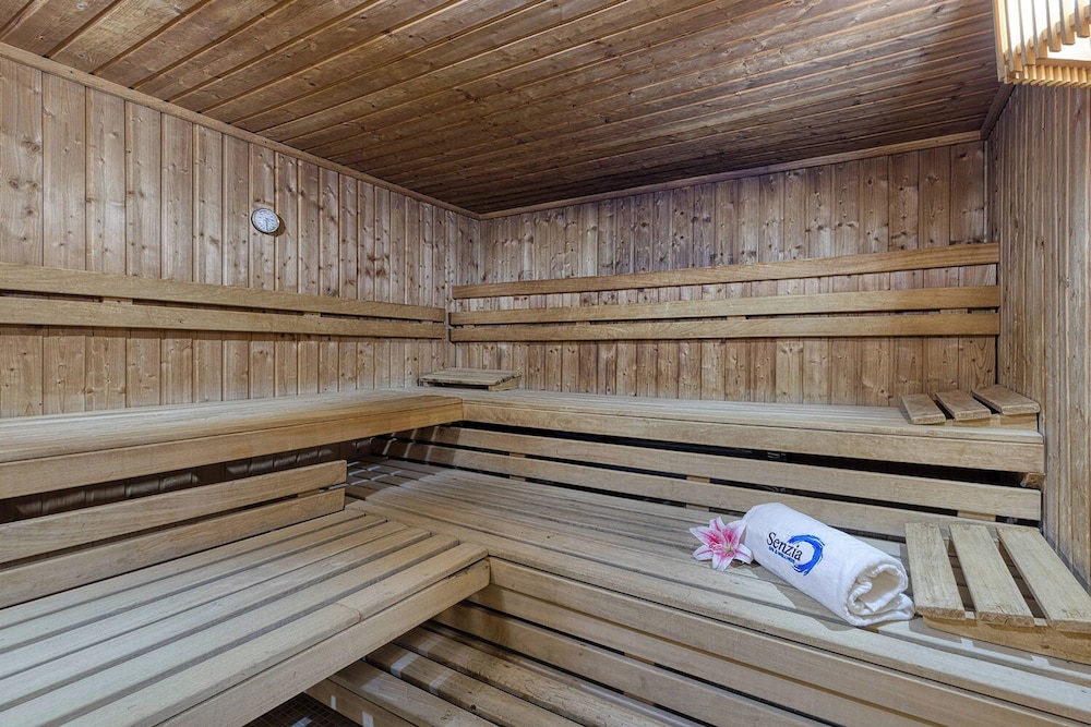 swimming pool spa