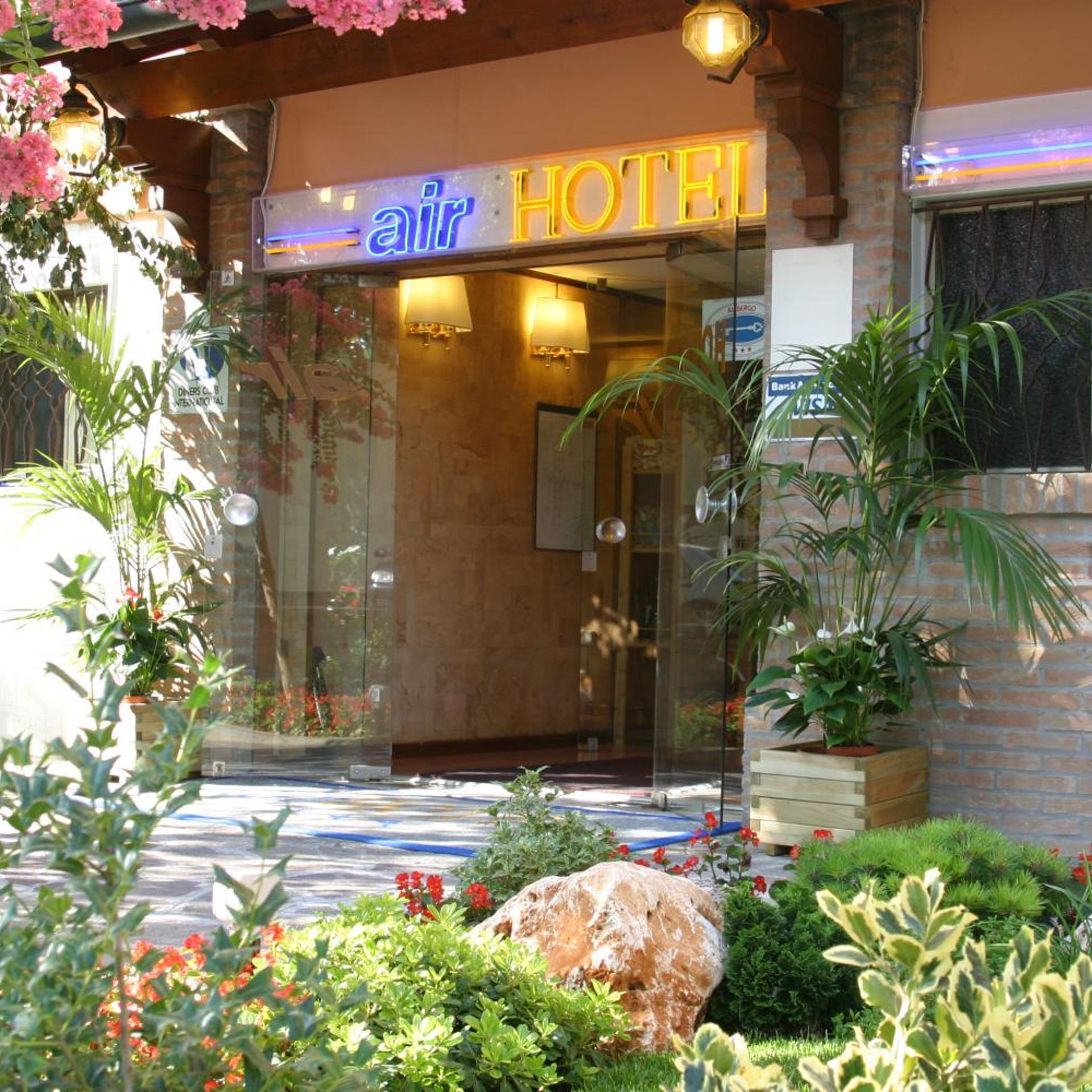 Air Hotel 1/50