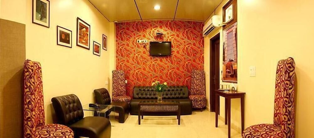 Hotel Amby Inn 30/50