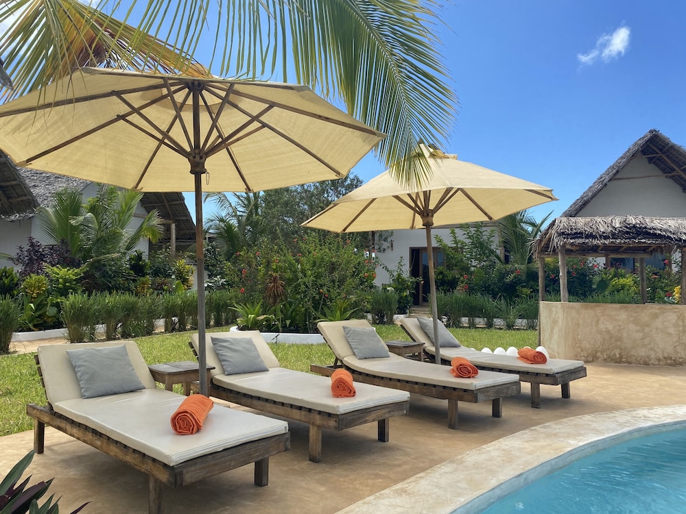 Zen Boutique Resort 48/50