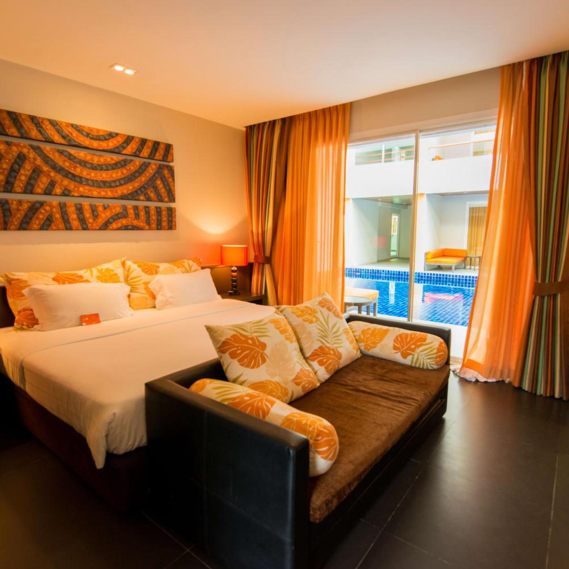 Suite, Pool Access
