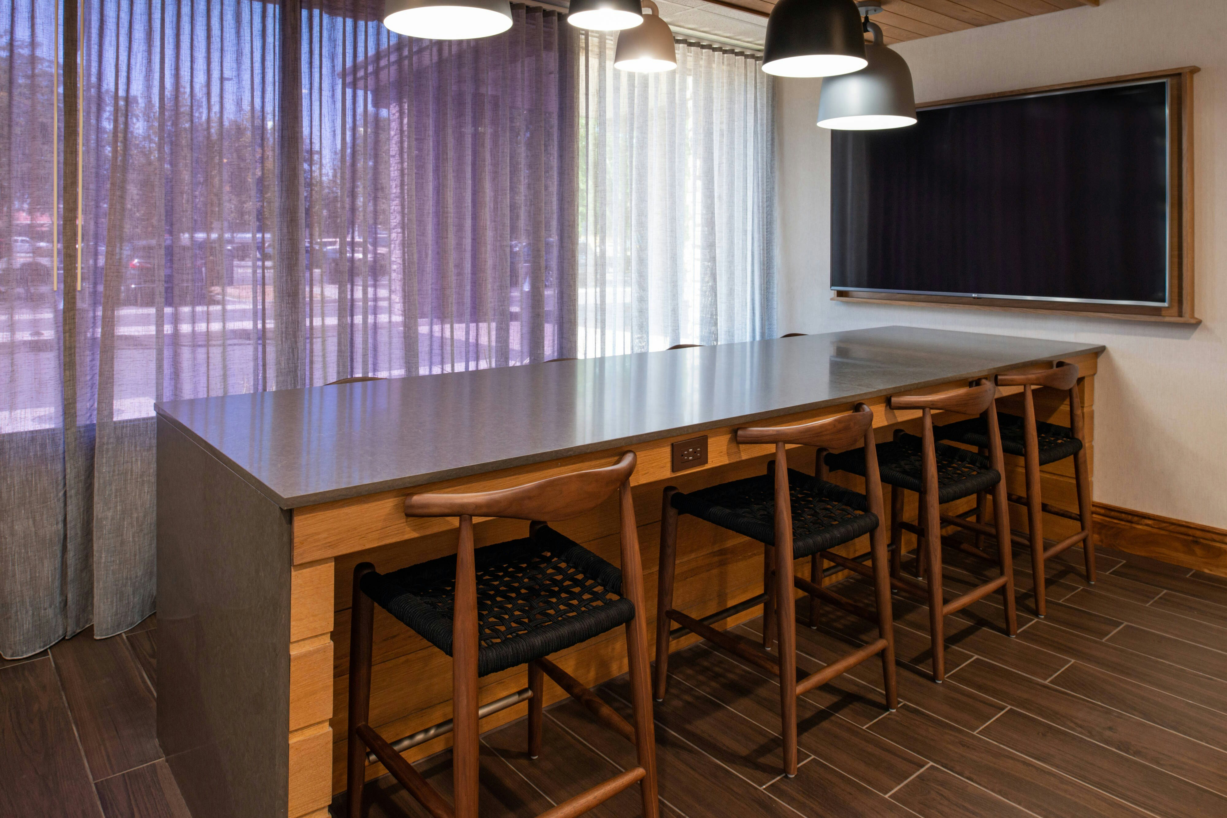 Fairfield Inn and Suites by Marriott Bakersfield Central 26/37