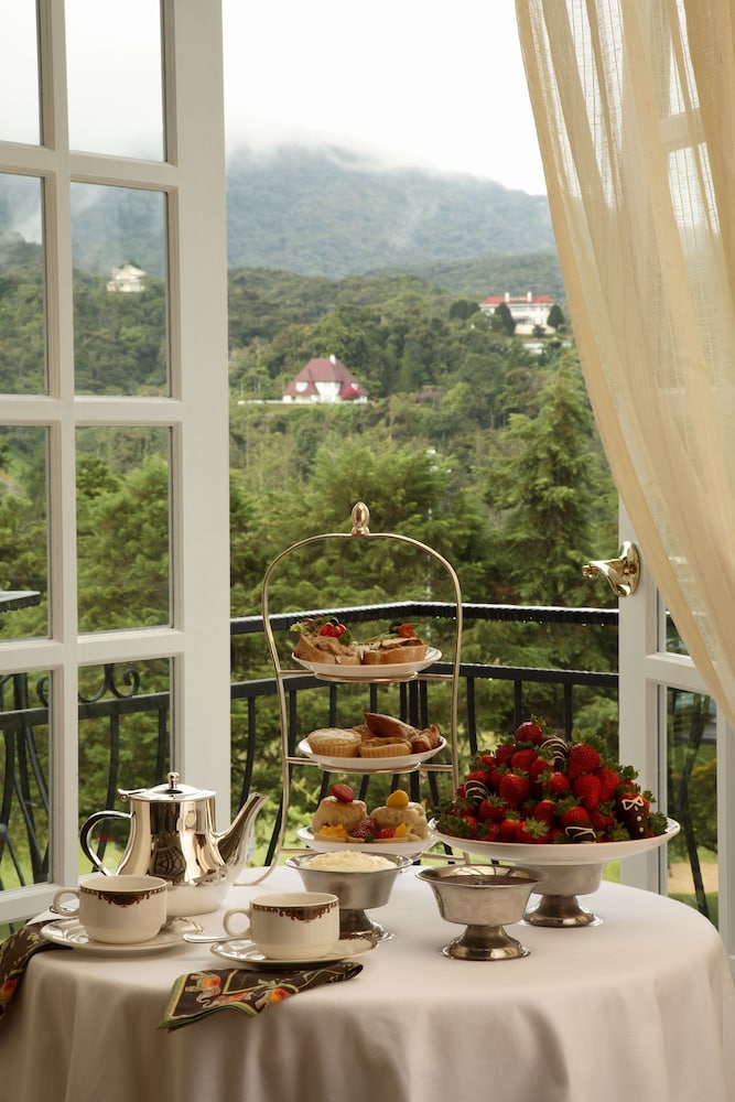 CAMERON HIGHLANDS RESORT 9/74