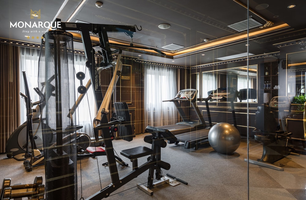 Monarque Hotel 27/50