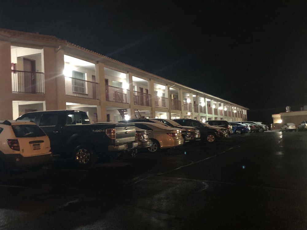 Knights Inn Oswego East 1/59