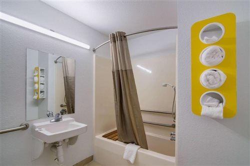 1 King Bed - Mobility Accessible Tub, Nsmk