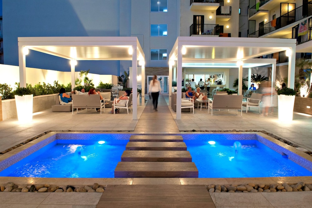 Santana Hotel in ST. PAULS BAY