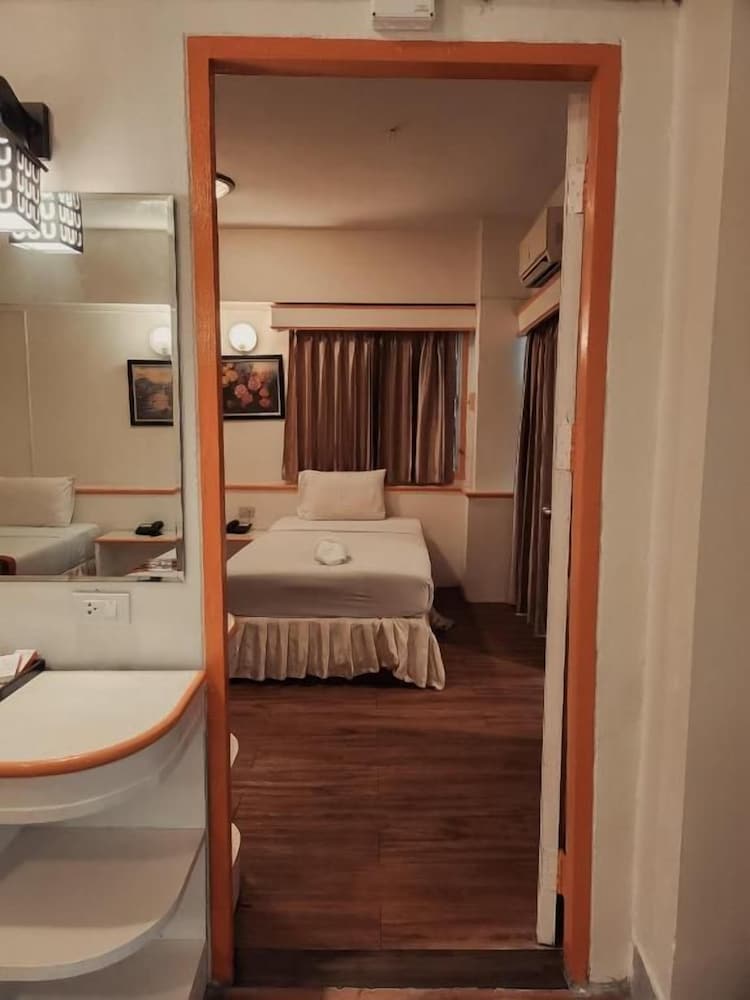 Asia Grand Hotel Hat Yai 45/46