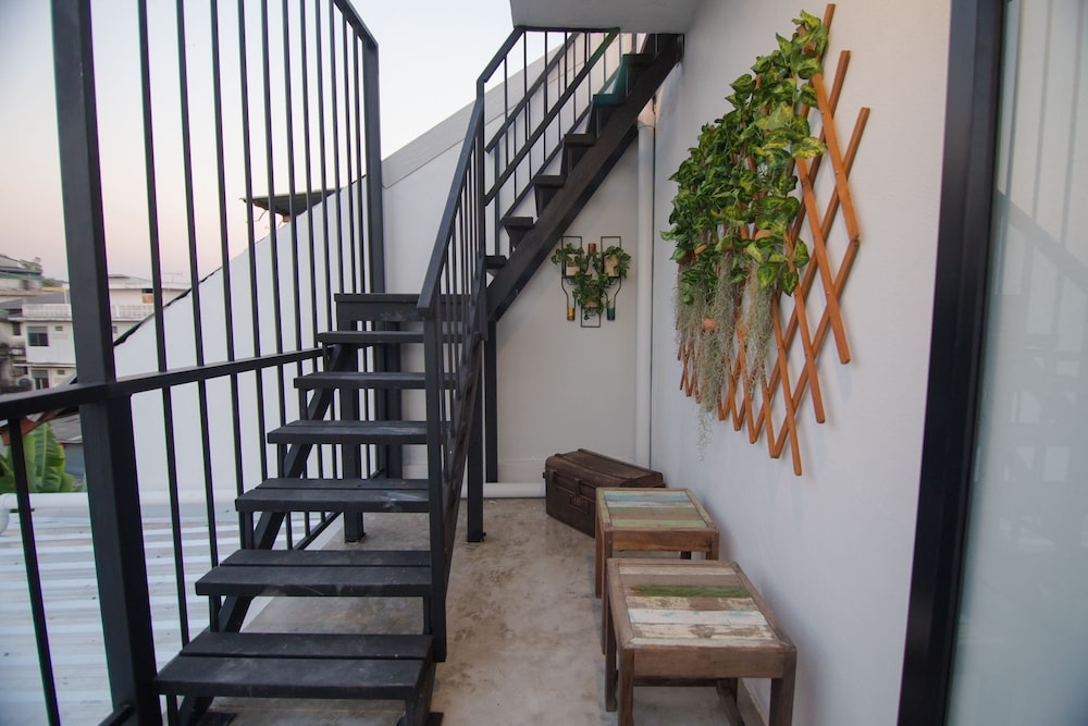 Suree House 38/42
