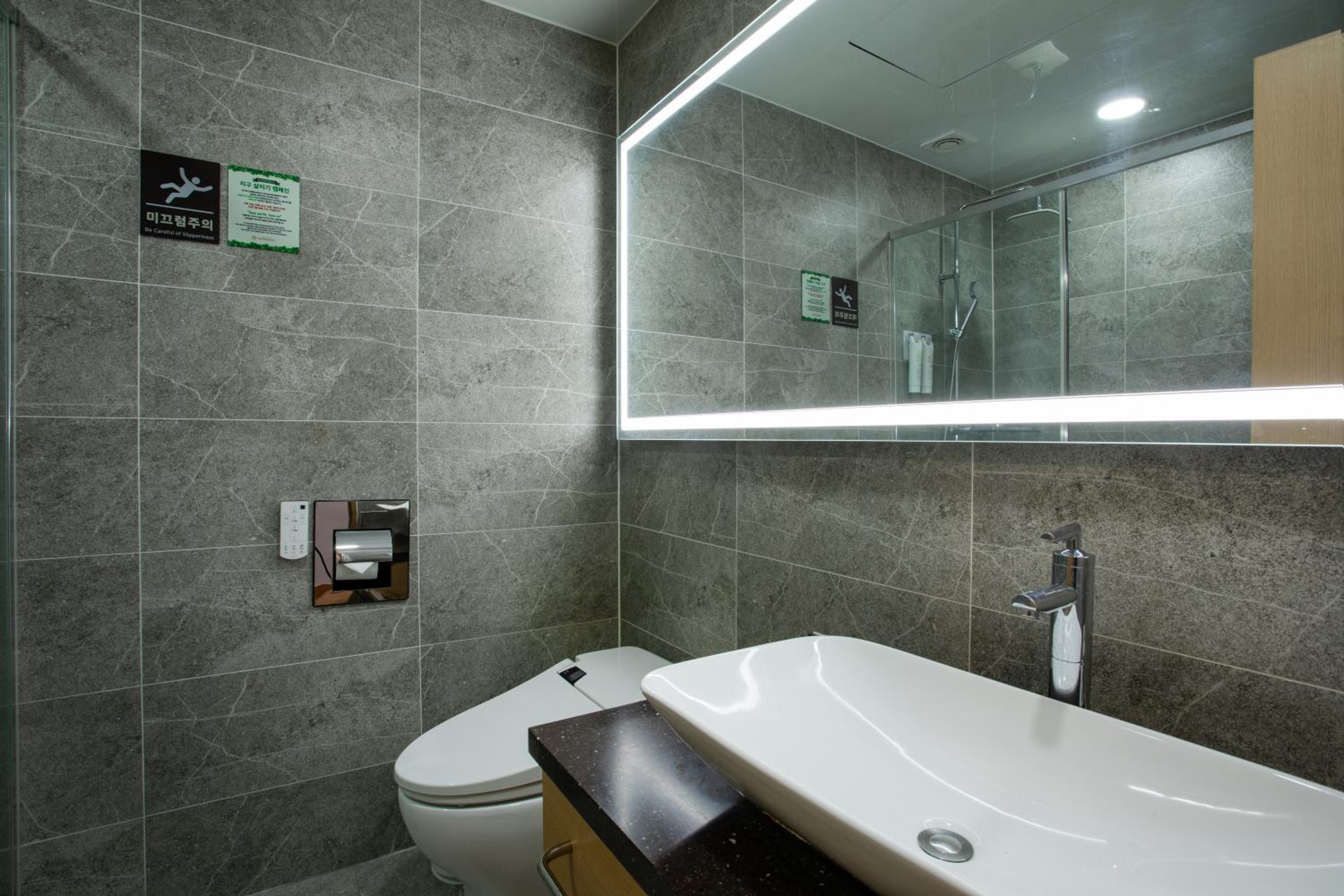 Deluxe, Twin Beds, Lake View, Sea Cruise Hotel 7/8
