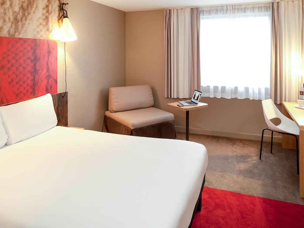 Hotel Mermoz Paris Le Bourget 13/53