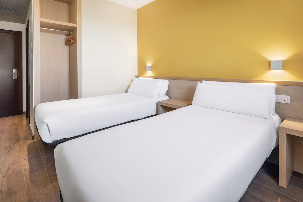 280 Hotel Formerly Premiere Classe Zaragoza 280 32/54