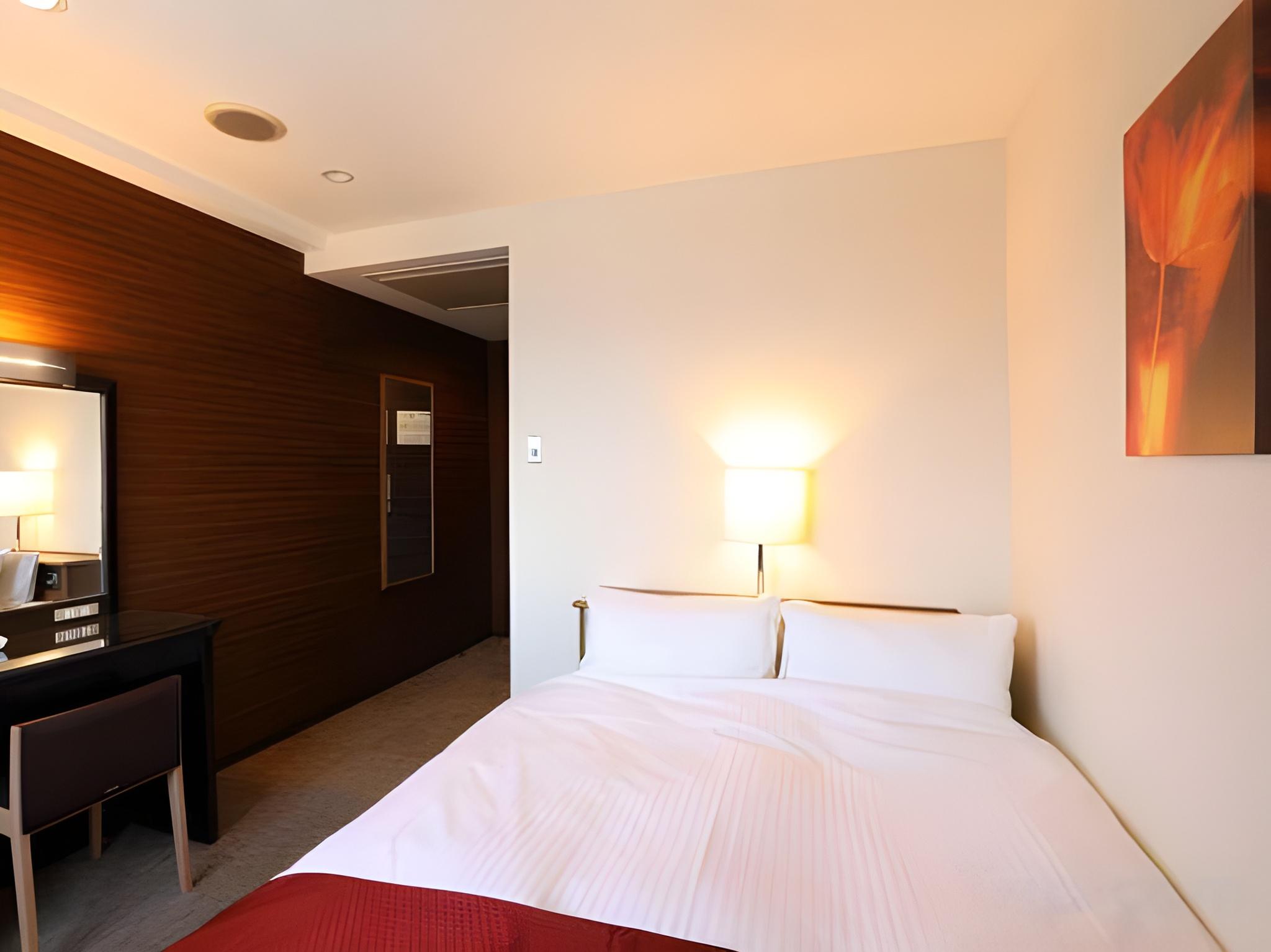 Semi Room, Standard, Semi Double Bed, Small, Smoking