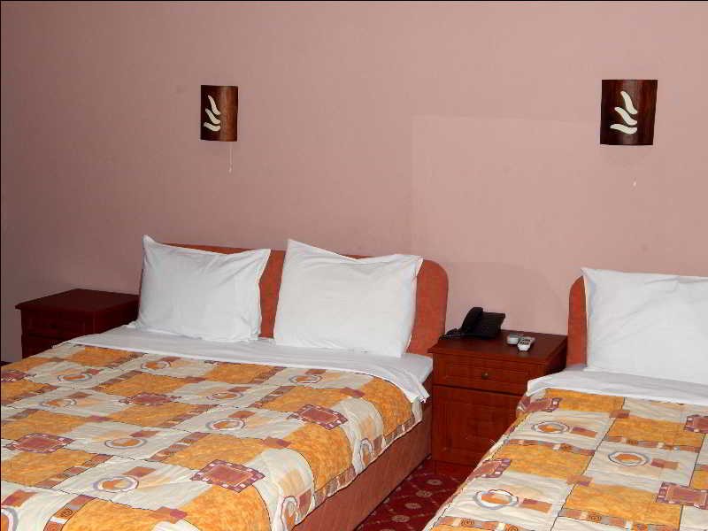 Emka Hotel 17/32