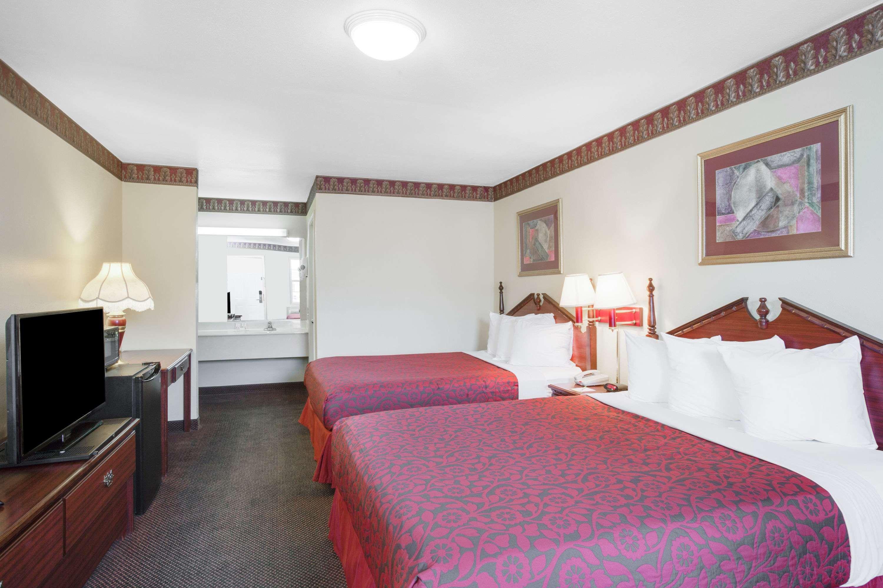 Room, 2 Queen Beds
