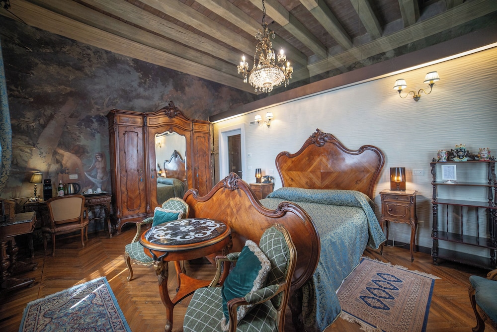 Relais Castello Bevilacqua 25/50